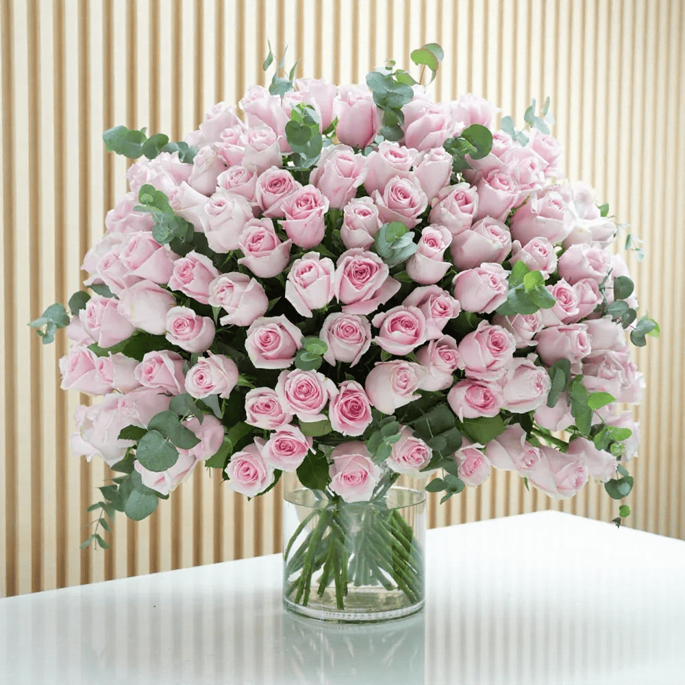 Flower Vase Delivery in Kuwait